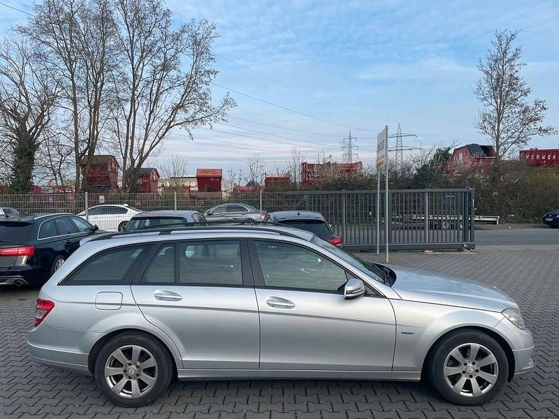 Gebraucht Mercedes C220 170 PS (125 kW) 2009 Silber Limousine