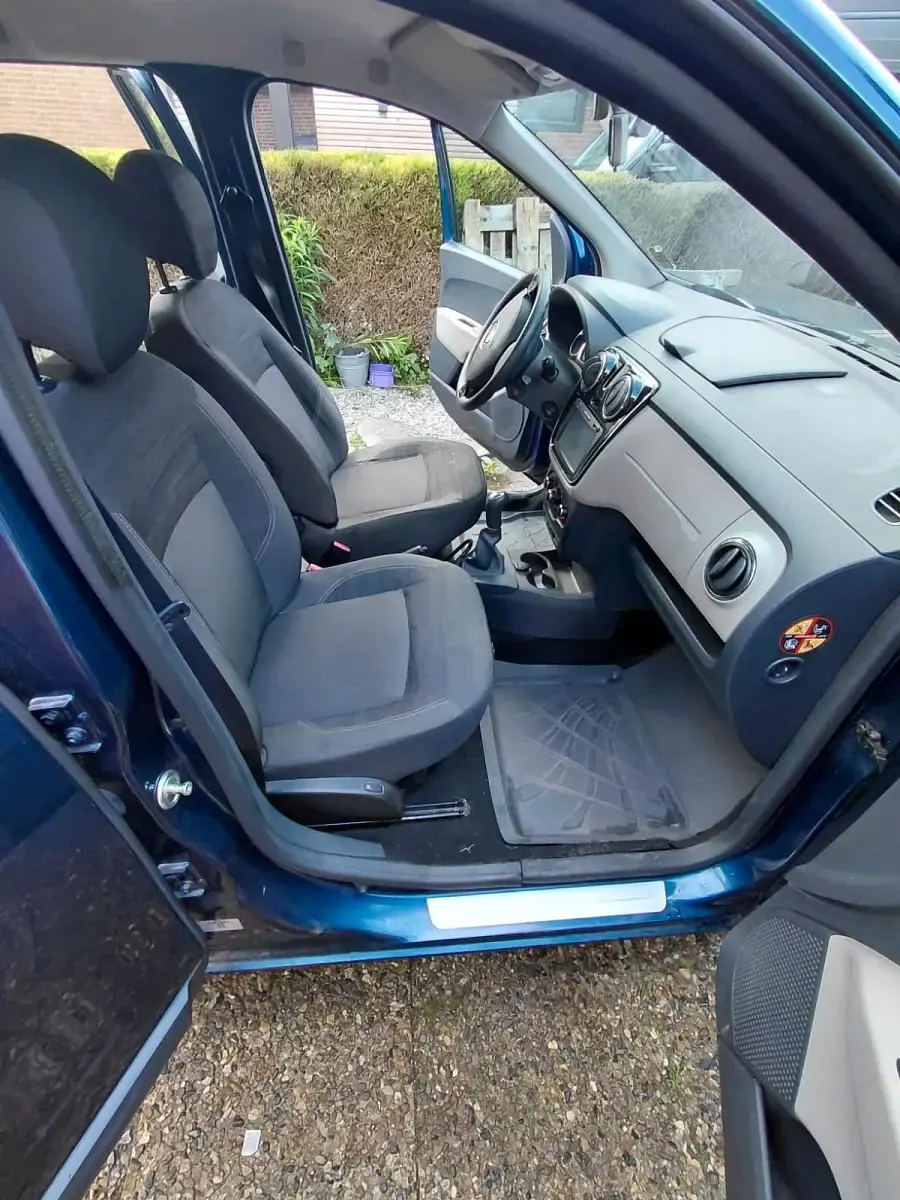 Gebraucht Dacia Lodgy 115 PS (84 kW) 2017 Blau Van / Kleinbus