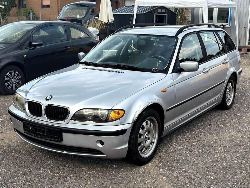Silber Gebraucht 2003 BMW 318 Kombi | 1.190 € (Fairer Preis) - Bild 1/4