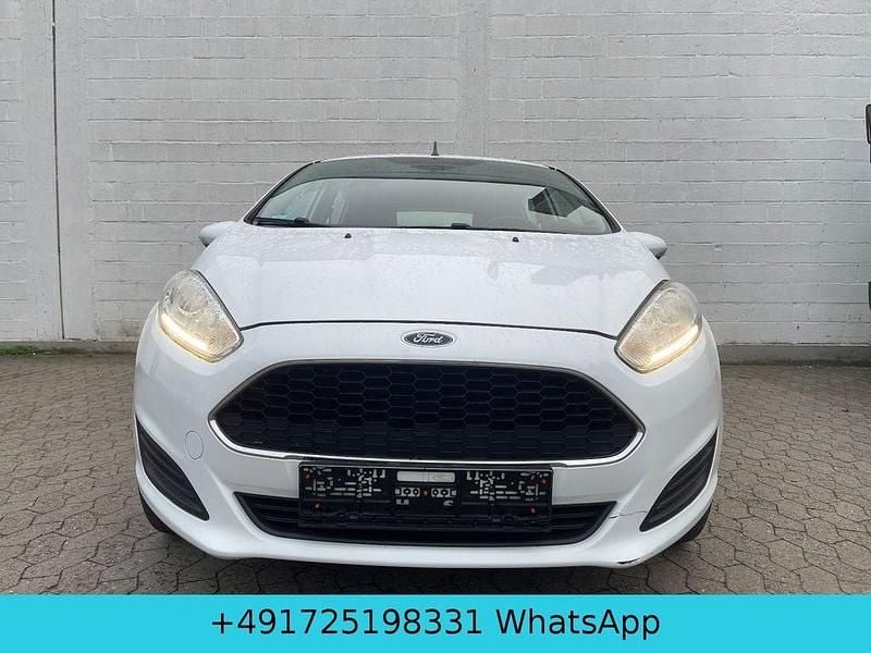 Weiß Gebraucht 2016 Ford Fiesta Trend Kleinwagen | 6.000 € (Guter Preis) - Bild 1/4
