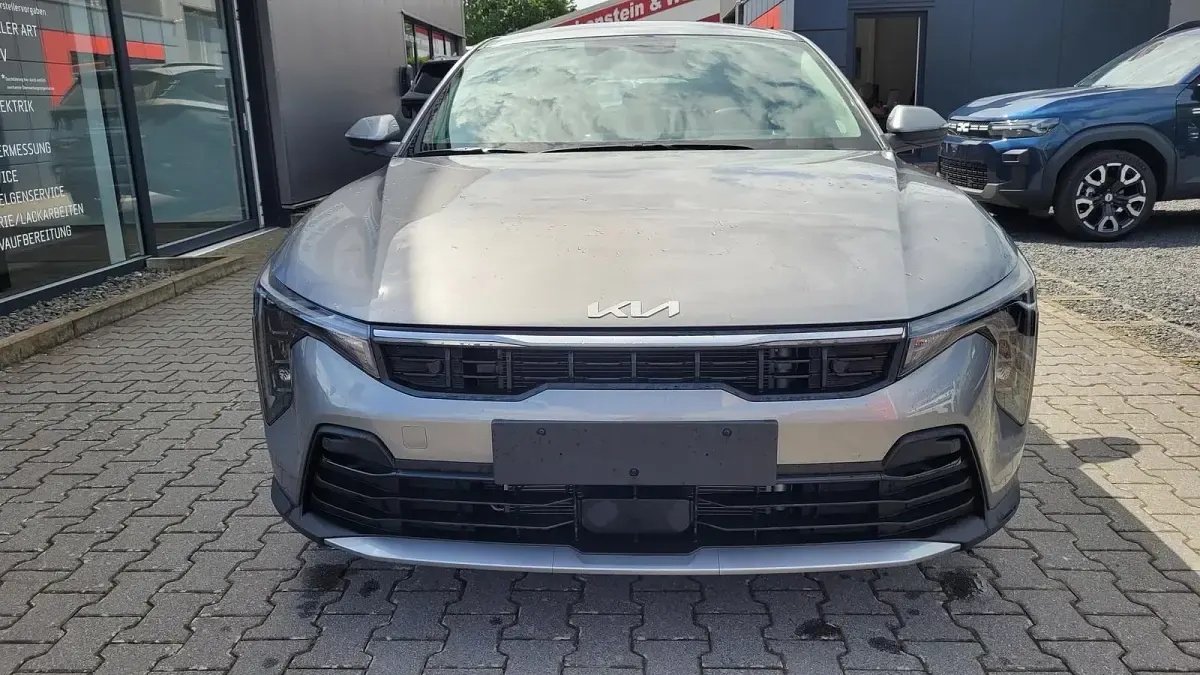 Neu Kia K4 Vision 116 PS (85 kW) 2026 Steel grey Limousine