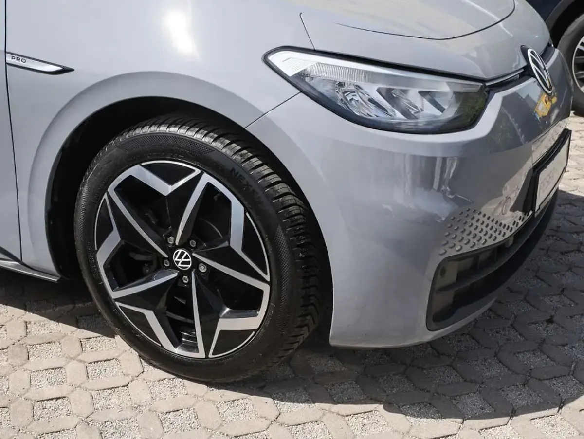 Gebraucht VW ID.3 Pro 150 kW (204 PS) 2023 Mondsteingrau schwarz Kleinwagen