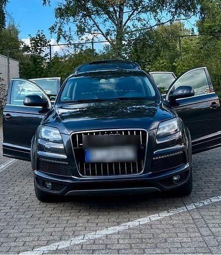 Grau Gebraucht 2010 Audi Q7 Comfort SUV | 16.999 € (Etwas zu teuer) - Bild 1/4