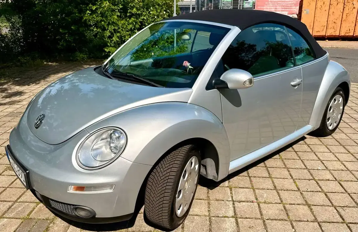 Gebraucht VW New Beetle Cabriolet 116 PS (85 kW) 2007 Silber Cabrio