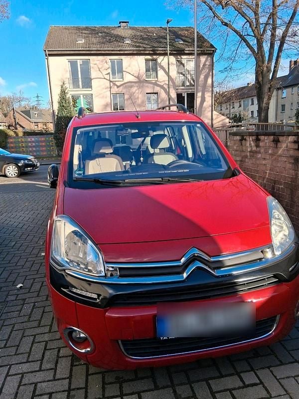 Rot Gebraucht 2013 Citroën Berlingo Van / Kleinbus | 15.250 € - Bild 1/4