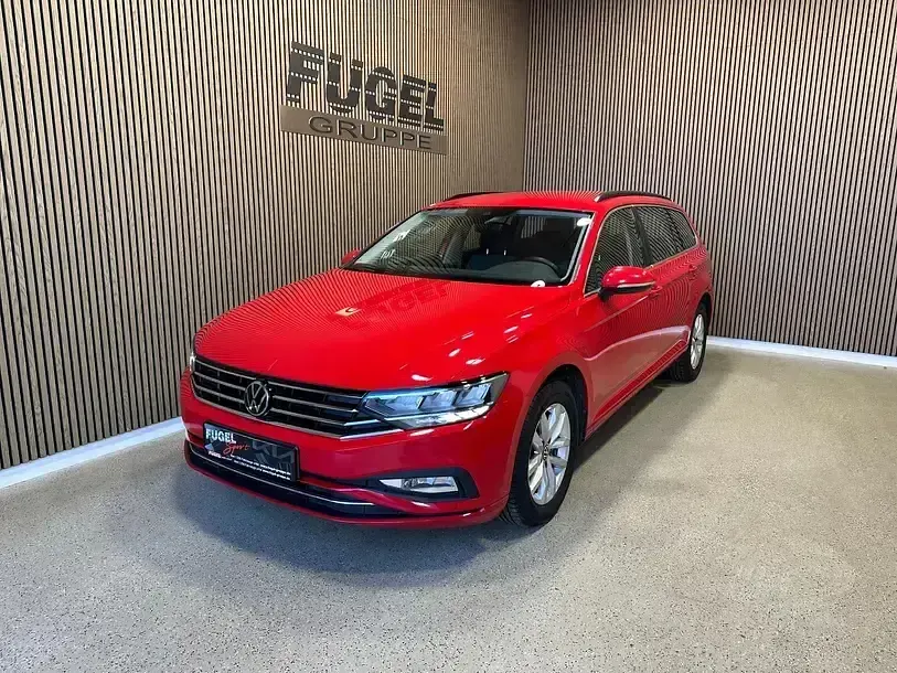 Gebraucht VW Passat Business 122 PS (89 kW) 2023 Tornadorot Kombi