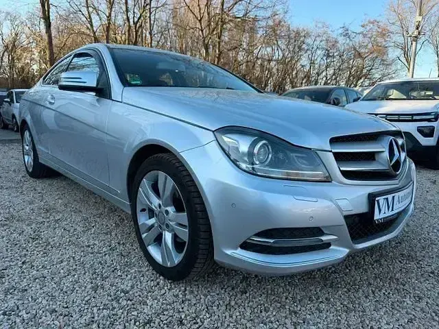 Gebraucht Mercedes C180 156 PS (114 kW) 2014 Silber Coupé