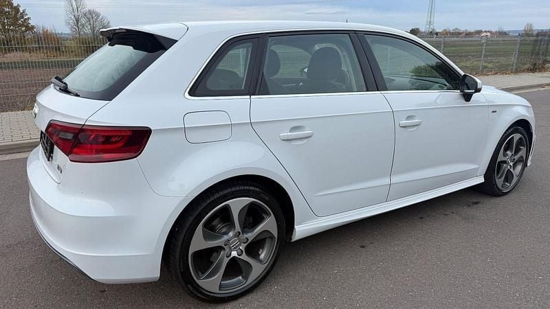 Gebraucht Audi A3 S-Line 110 PS (80 kW) 2015 Weiß Limousine