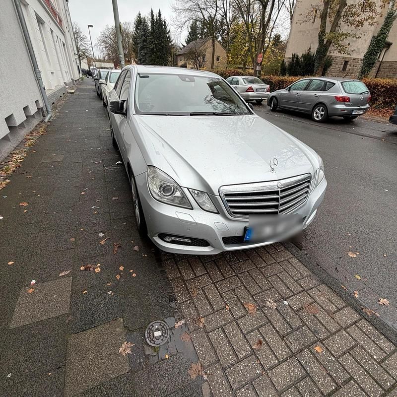 Gebraucht Mercedes E350 226 PS (166 kW) 2009 Silber Limousine