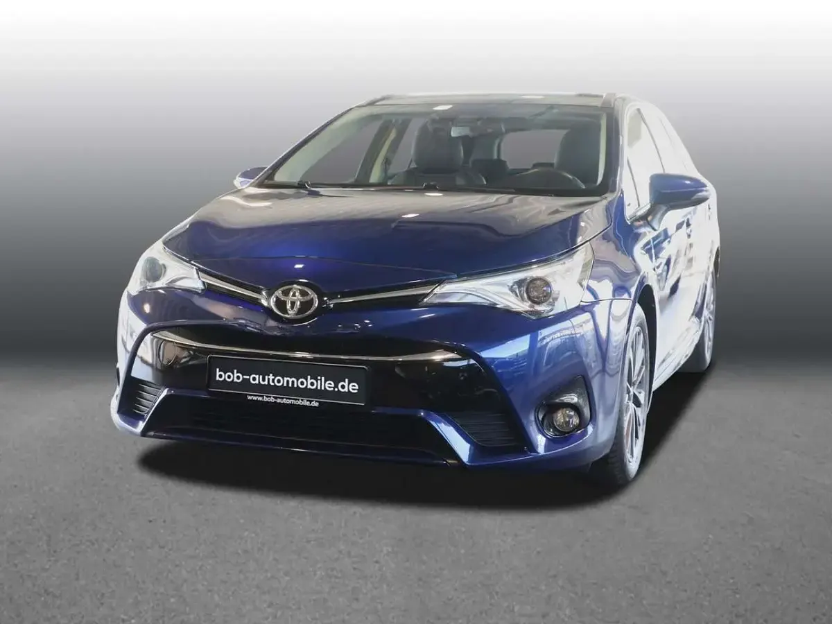 Gebraucht Toyota Avensis Comfort 147 PS (108 kW) 2015 Kombi