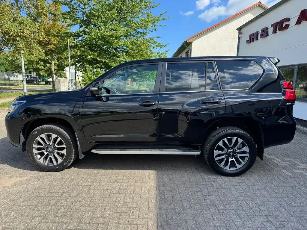 Gebraucht Toyota Land Cruiser TEC-Edition 204 PS (150 kW) 2024 Schwarz SUV