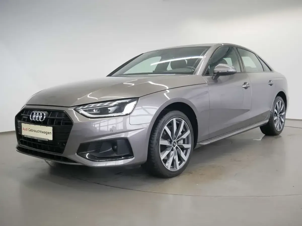Gebraucht Audi A4 Advanced 204 PS (150 kW) 2022 Terragrau metallic Limousine