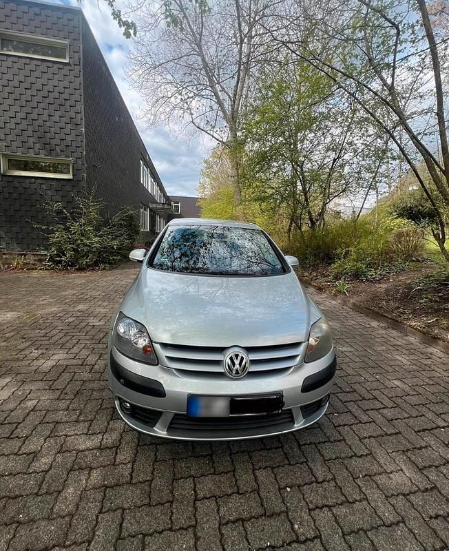 Second-hand VW Golf 105 CP (77 kW) 2006 Gri Monovolum