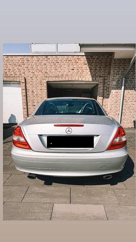 Gebraucht Mercedes SLK200 163 PS (119 kW) 2004 Silber Cabrio