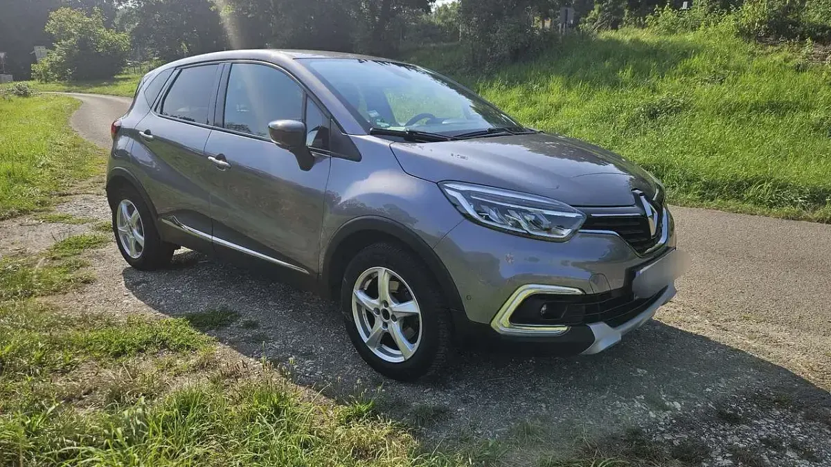 Gebraucht Renault Captur Collection 150 PS (110 kW) 2019 Grau SUV