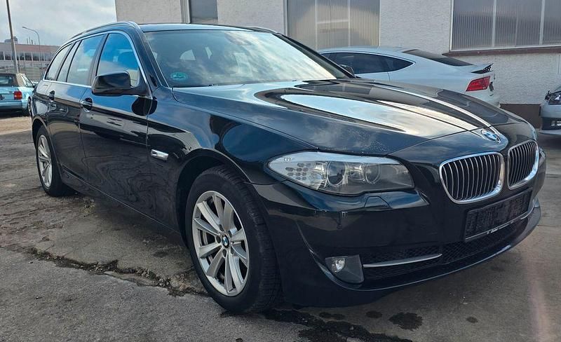 Gebraucht BMW 520 184 PS (135 kW) 2011 Schwarz Limousine