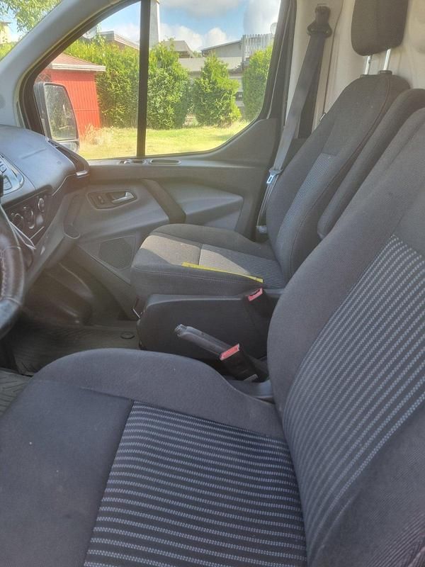 Usado Ford Transit Custom 170 HP (125 kW) 2017 Preto Sedan