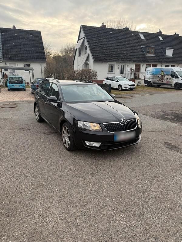 Gebraucht Skoda Octavia 150 PS (110 kW) 2015 Schwarz Kleinwagen