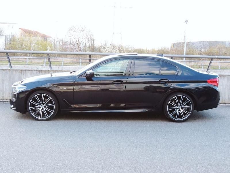 Gebraucht BMW 530 Performance 265 PS (194 kW) 2019 Black sapphire metallic Limousine