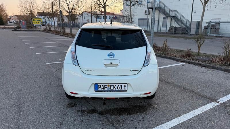 Gebraucht Nissan Leaf 79 kW (108 PS) 2013 Beige Kleinwagen