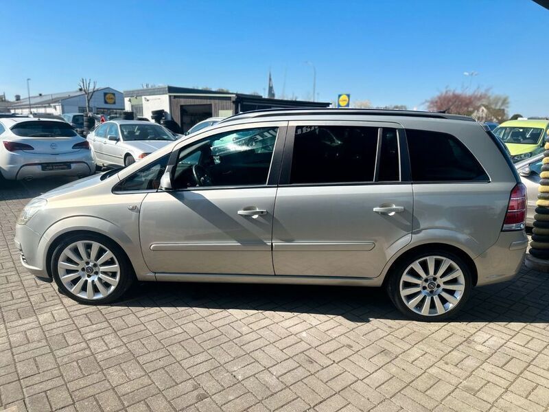 Gebraucht Opel Zafira Cosmo 150 PS (110 kW) 2006 Silber Van / Kleinbus
