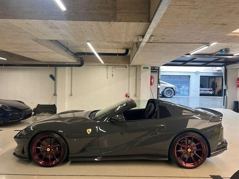 Second-hand Ferrari 812 795 CP (584 kW) 2022 Gri Cabrio