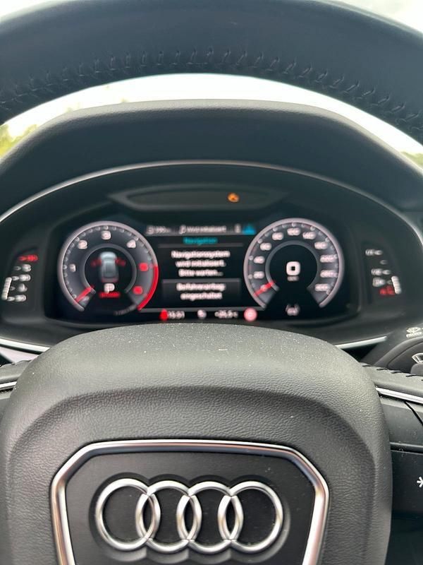 Schwarz Gebraucht 2019 Audi Q8 SUV | 46.000 € - Bild 1/4