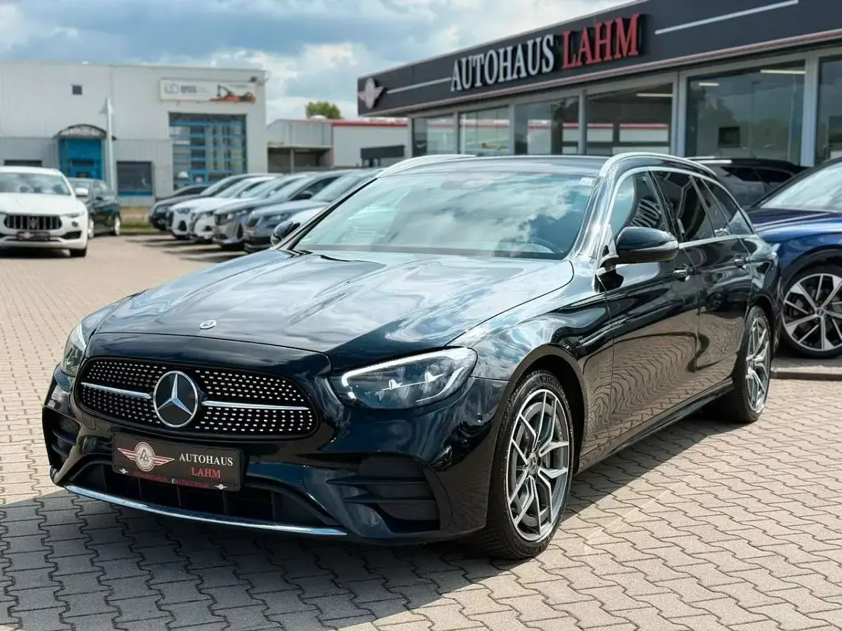 Gebraucht Mercedes E400 AMG 330 PS (242 kW) 2023 Schwarz/baltic black Kombi