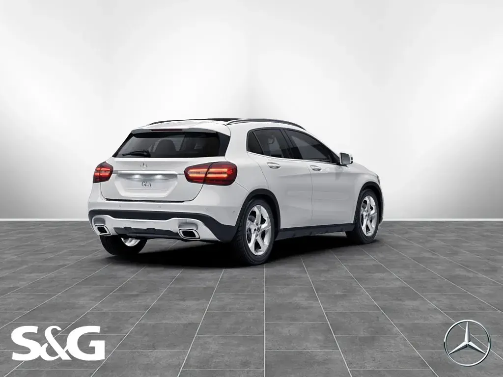 Gebraucht Mercedes GLA250 Urban 211 PS (155 kW) 2018 Unilack polarweiß SUV