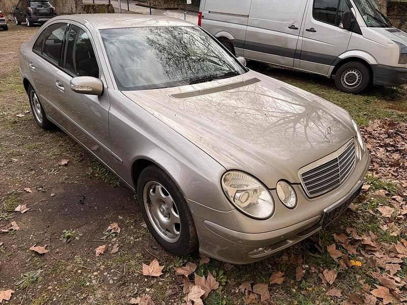 Gebraucht Mercedes E320 204 PS (150 kW) 2003 Silber Limousine