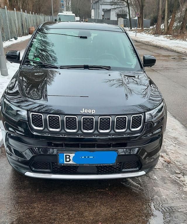Gebraucht Jeep Compass Altitude 131 PS (96 kW) 2024 Schwarz SUV