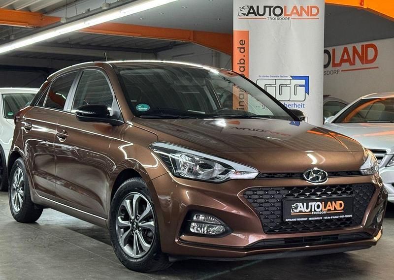 Braun Gebraucht 2019 Hyundai i20 YES! Limousine | 12.999 € (Fairer Preis) - Bild 1/4