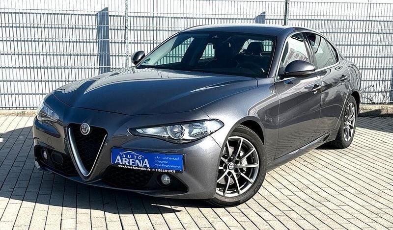 Gebraucht Alfa Romeo Giulia Super 179 PS (131 kW) 2016 Grau Limousine