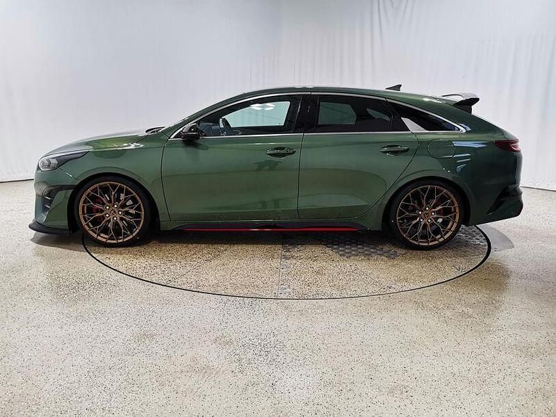 Gebraucht Kia ProCeed Sport 204 PS (150 kW) 2024 (exg) experience green met. Kleinwagen