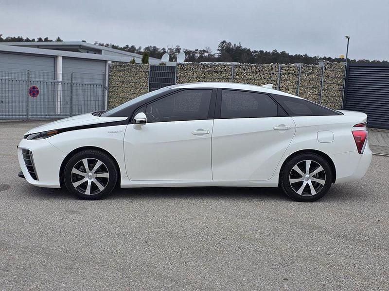 Gebraucht Toyota Mirai Basis 75 PS (55 kW) 2016 Other Limousine