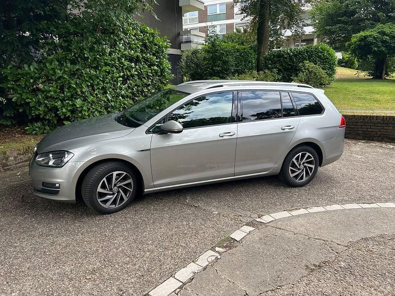 Grau Gebraucht 2015 VW Golf VII LOUNGE Kombi | 8.900 € (Guter Preis) - Bild 1/4