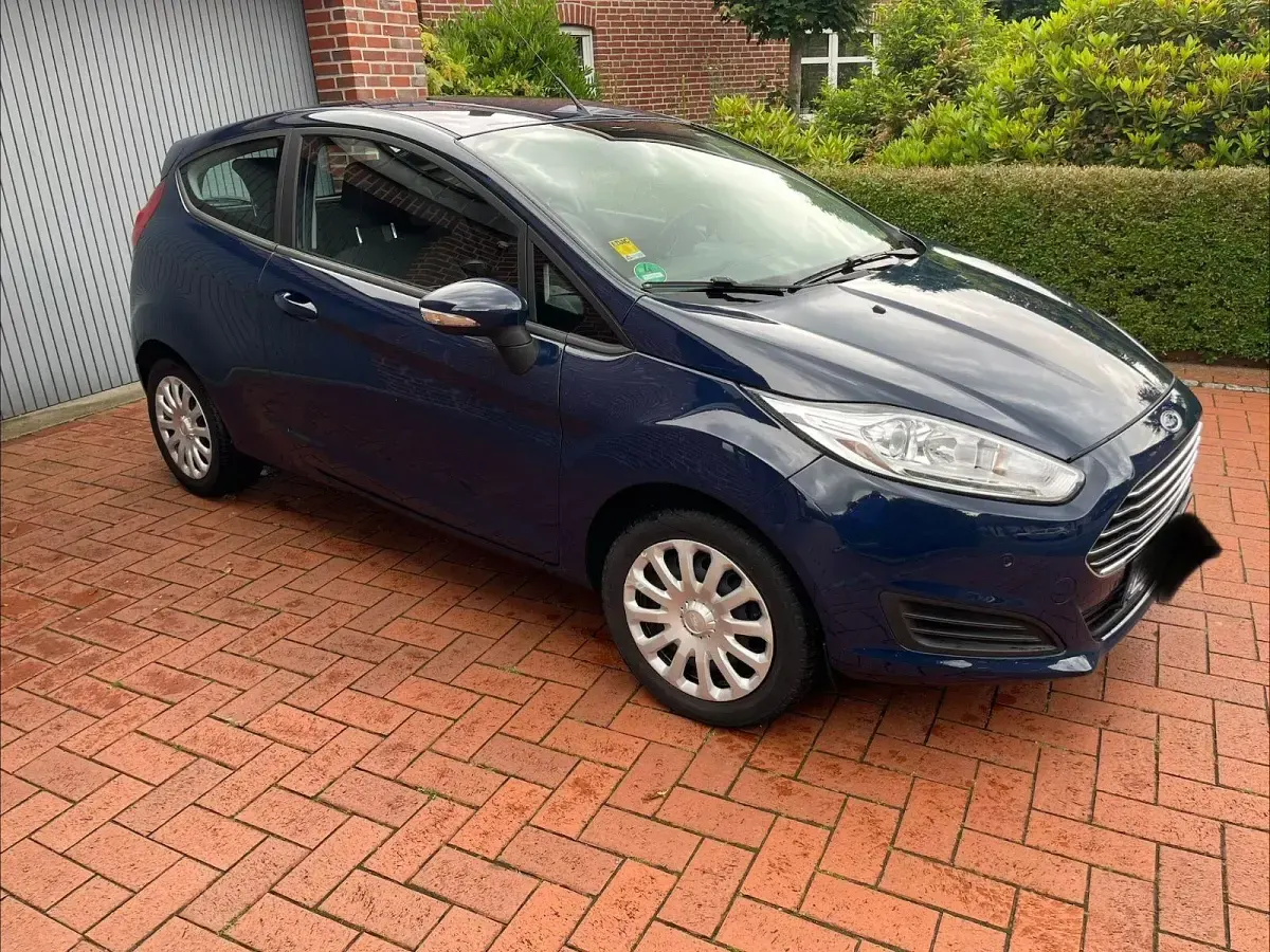 Gebraucht Ford Fiesta Trend 80 PS (58 kW) 2016 Blau Kleinwagen