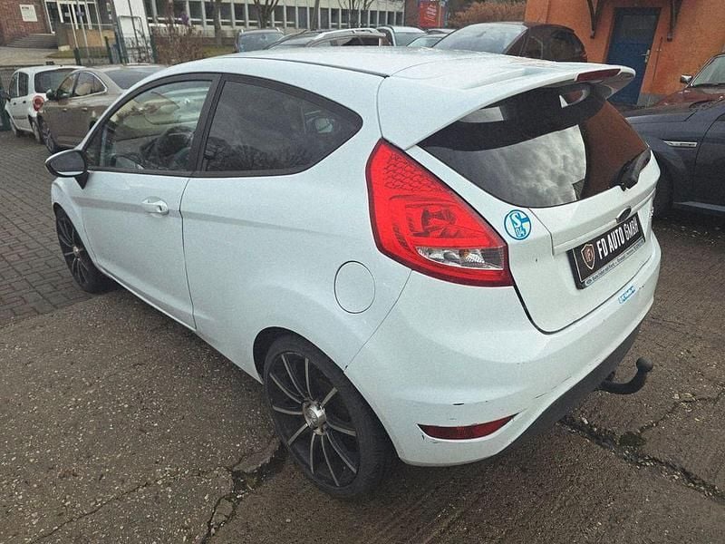 Gebraucht Ford Fiesta Trend 97 PS (71 kW) 2009 Weiß Kleinwagen