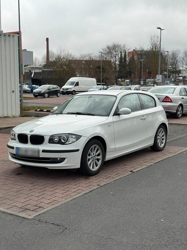 Gebraucht BMW 116 122 PS (89 kW) 2007 Weiß Kleinwagen