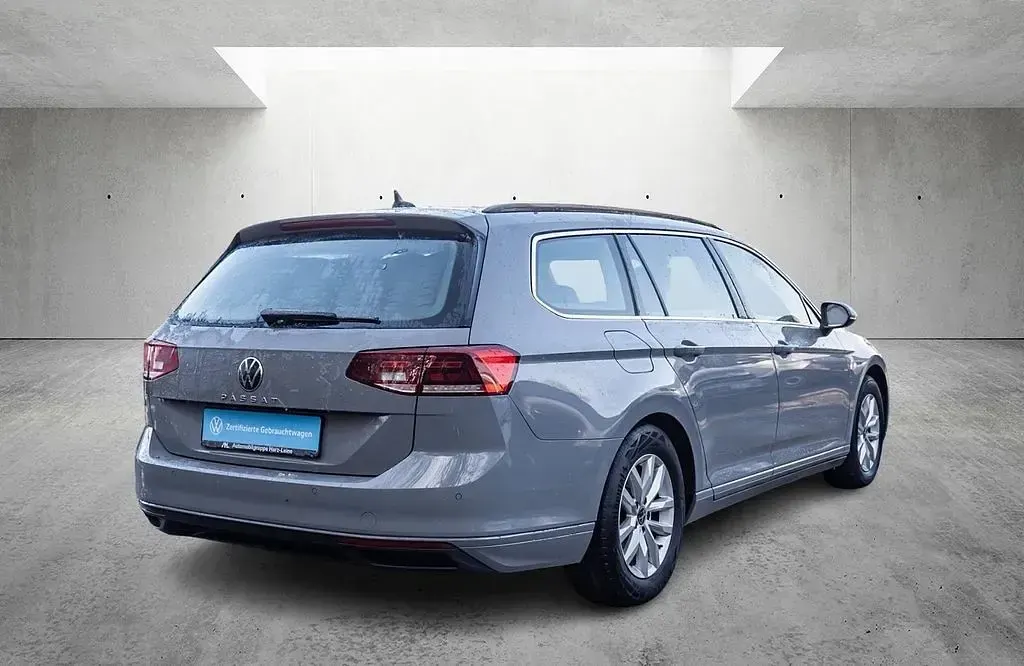 Gebraucht VW Passat Business 150 PS (110 kW) 2023 Grau Kombi