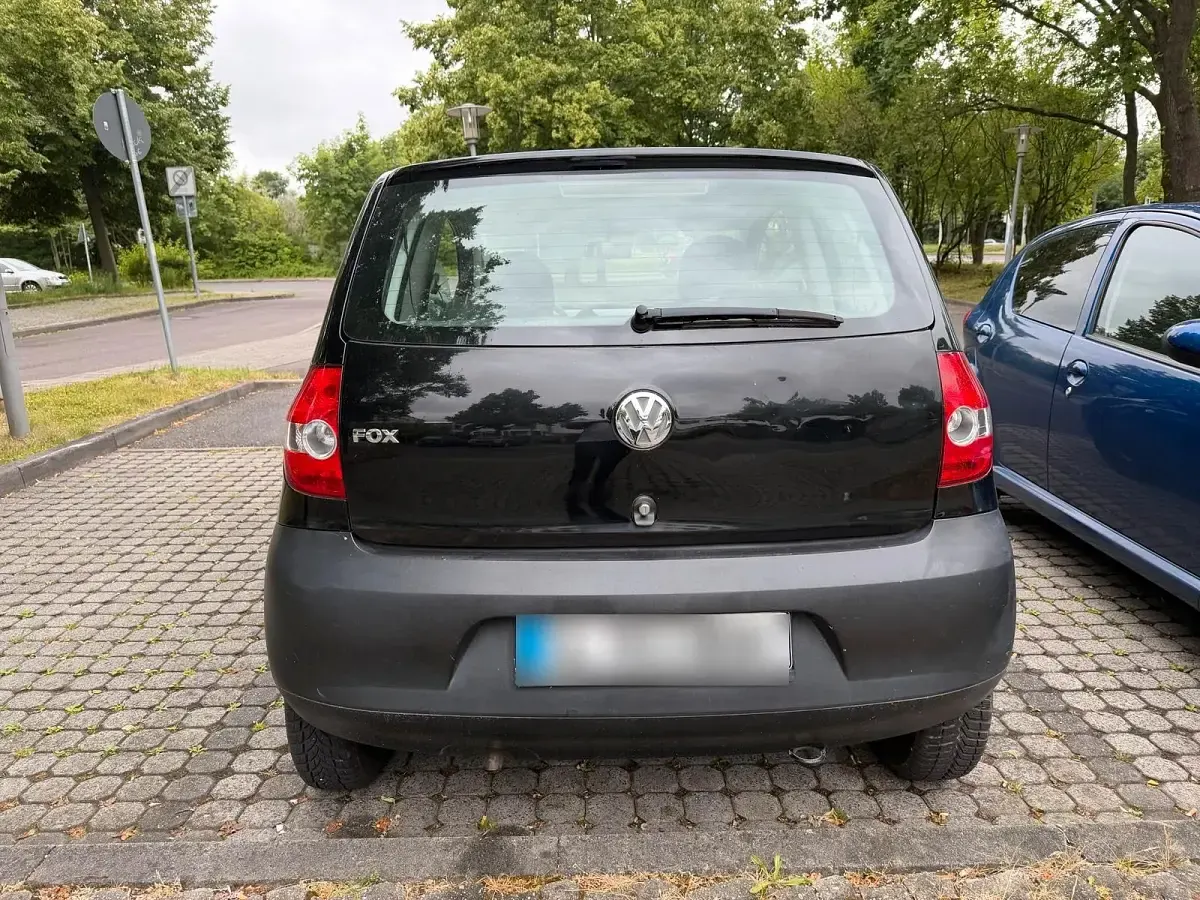 Gebraucht VW Fox 60 PS (44 kW) 2008 Schwarz Kleinwagen
