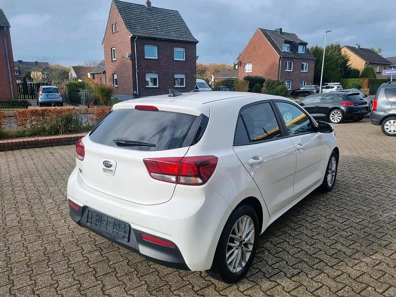 Gebraucht Kia Rio 84 PS (61 kW) 2019 Weiß Kleinwagen