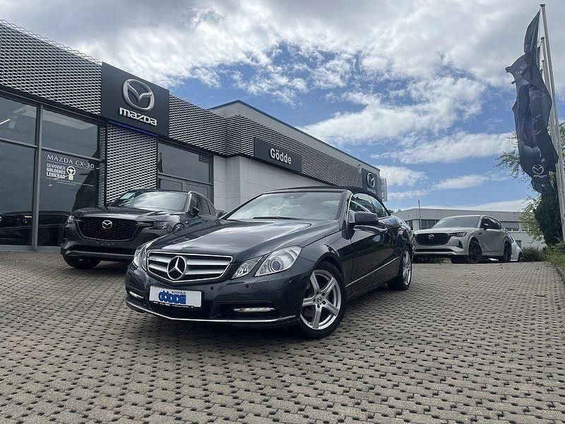 Grau Gebraucht 2012 Mercedes E250 Avantgarde Cabrio | 18.490 € (Etwas zu teuer) - Bild 1/4