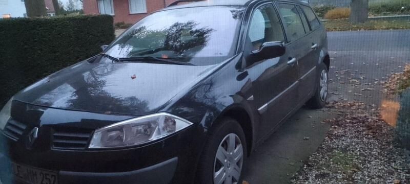 Schwarz Gebraucht 2004 Renault Mégane GrandTour Authentique Kombi | 1.000 € (Guter Preis) - Bild 1/4