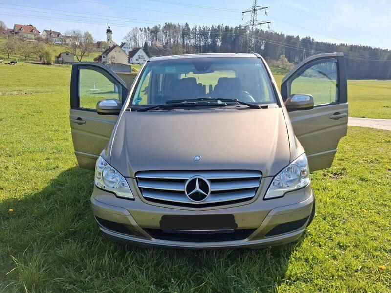 Gold Gebraucht 2011 Mercedes Viano Edition Van / Kleinbus | 13.590 € (Fairer Preis) - Bild 1/4