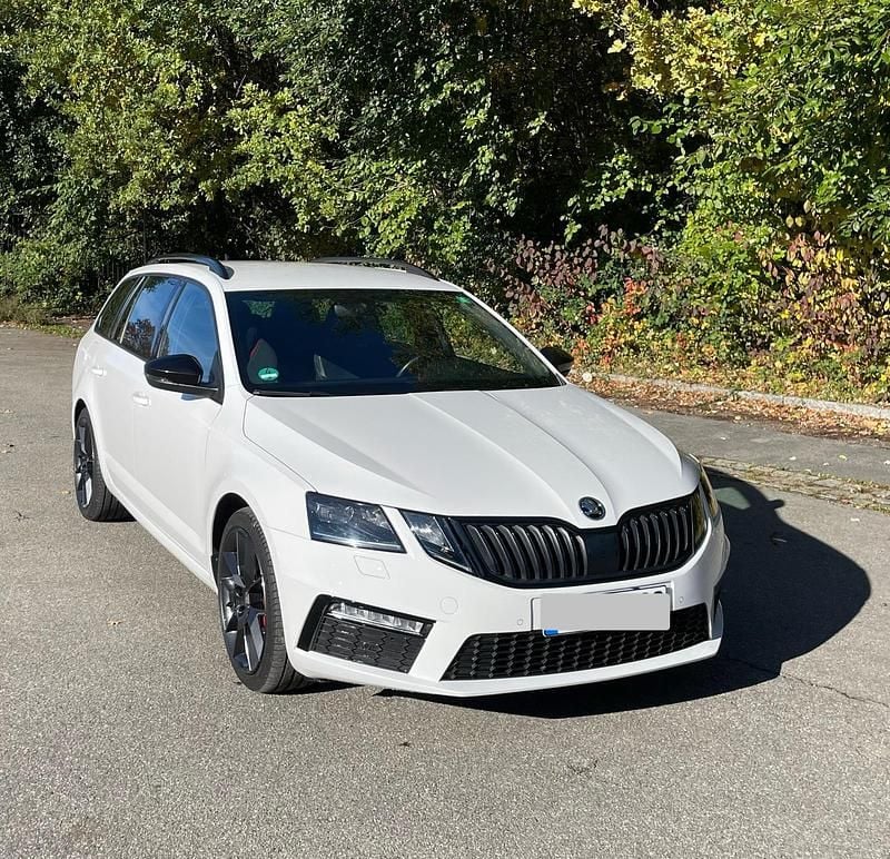 Weiß Gebraucht 2018 Skoda Octavia RS Kombi | 19.400 € (Fairer Preis) - Bild 1/4