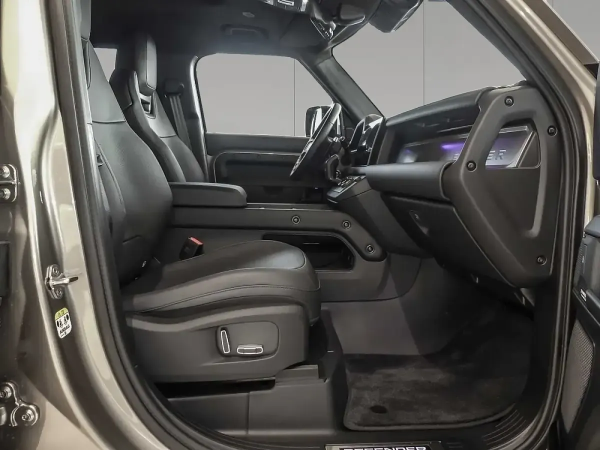 Gebraucht Land Rover Defender 643 PS (472 kW) 2026 SUV