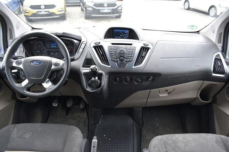 Gebraucht Ford Tourneo 125 PS (91 kW) 2013 Weiß Van / Kleinbus