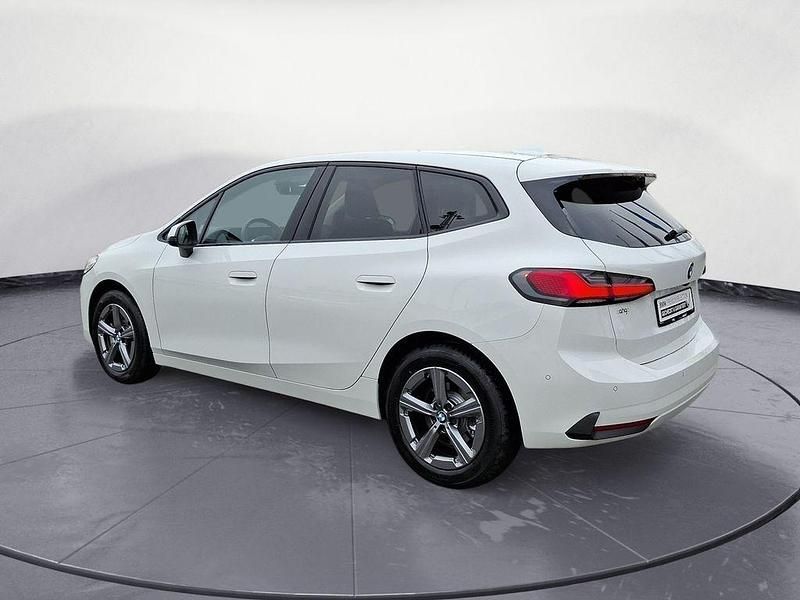 Gebraucht BMW 220 Active Tourer 170 PS (125 kW) 2025 Weiß Van / Kleinbus