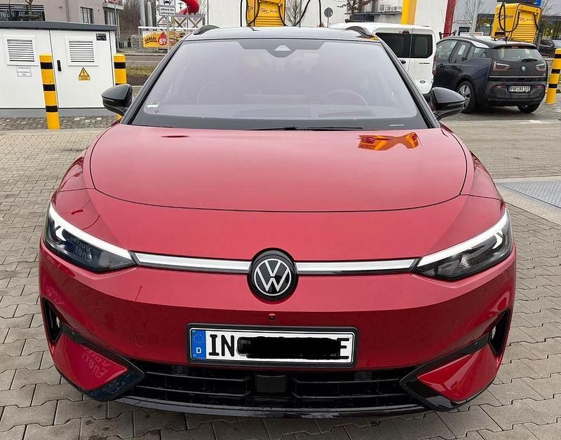 Gebraucht VW ID.7 Pro 210 kW (286 PS) 2025 Rot Kombi